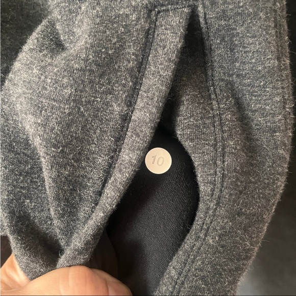 Women's Lululemon Boxy Smooth Sweater Size: 10 - Picture 4 of 4
